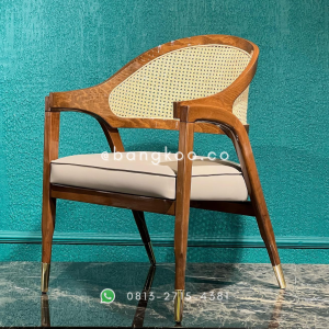 Kursi Makan Modern Meewah