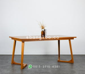 Meja Makan Minimalis